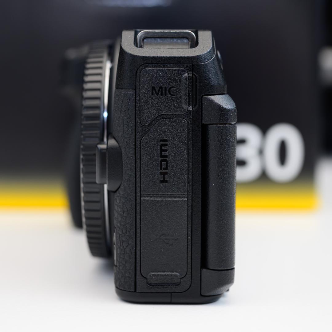 【超美品・保証期間内】Nikon ニコン Z 30 ボディ