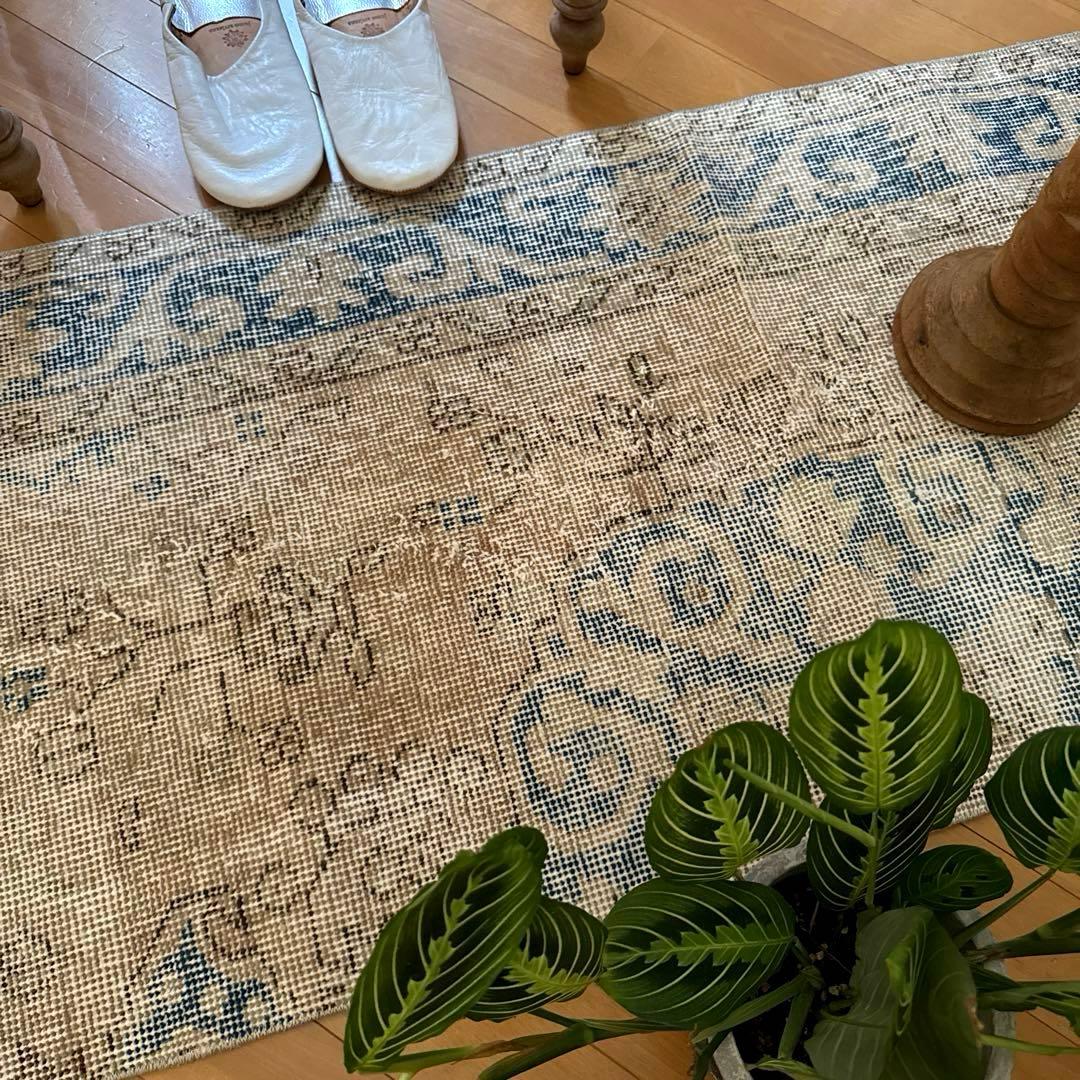 57×106 淡いミルクティー　神秘的ブルー　トルコヴィンテージラグ