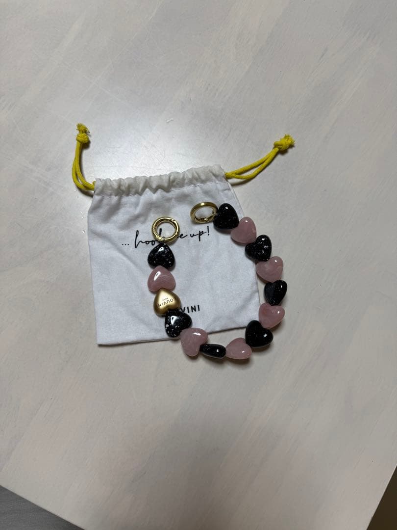 【LOUVINI】ハンドストラップ