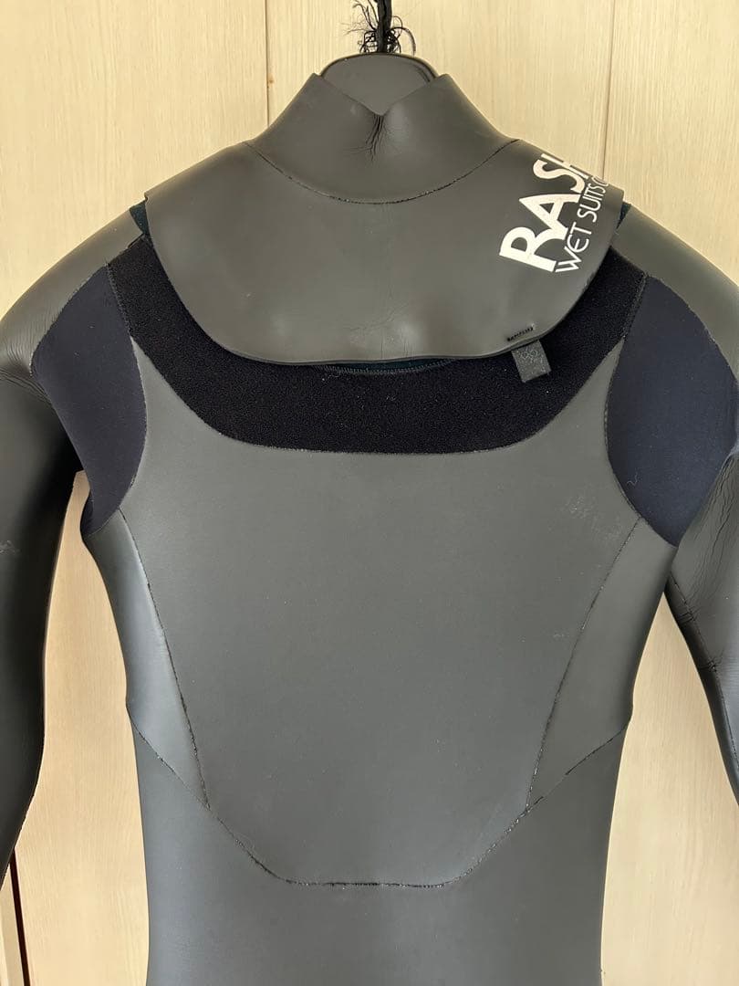 そろそろ冬支度　RASH ラッシュウェットスーツ　セミドライ　L