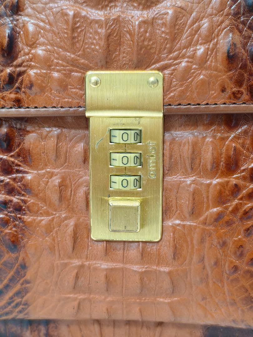 高級品　美品★アミエット amiiet 本革　クロコダイル　ハンドバッグ