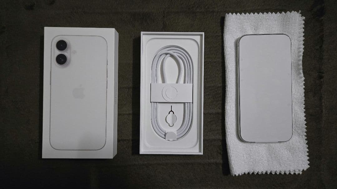 【未使用】iPhone16 128GB ホワイト本体 保護フィルム ケース付き
