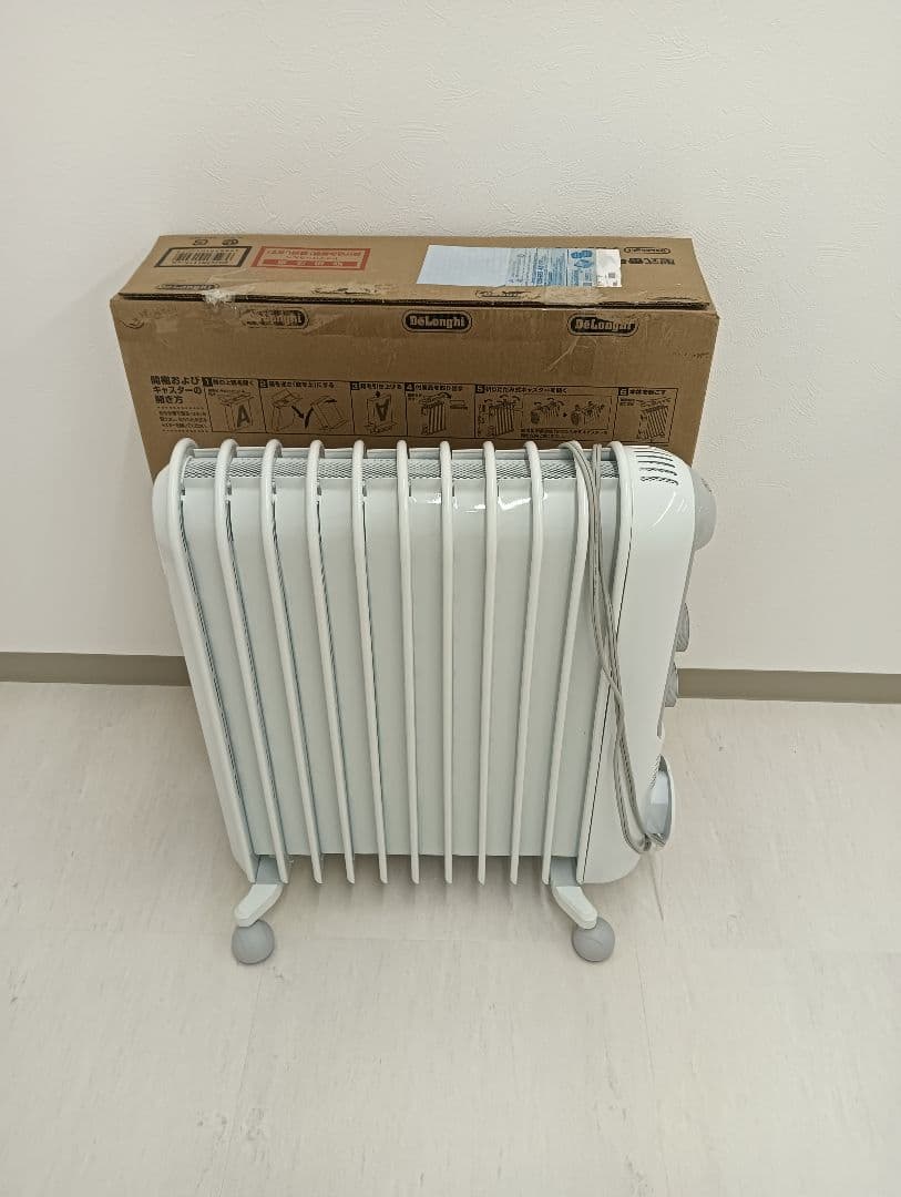 【超メルカリ市開催中は送料無料】デロンギ オイルヒーター RHJ45M1115