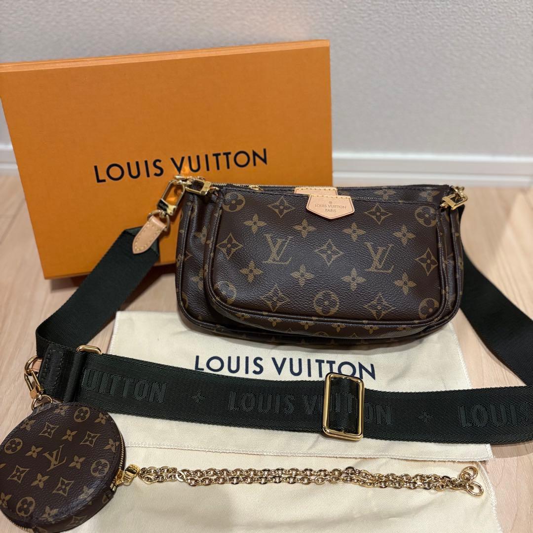 ルイヴィトン ショルダーバック ミュルティポシェットアクセソワール M44813