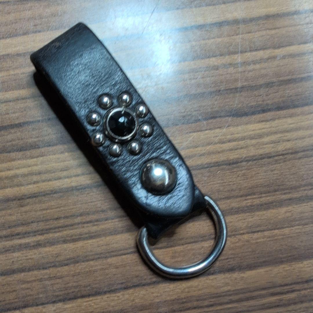 ウルフズヘッド ブラックレザー キーリング スタッズ付き