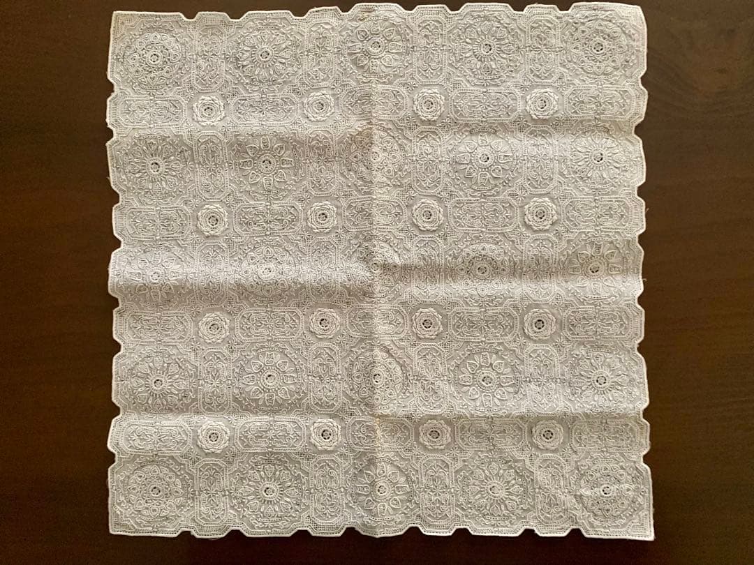 【新品】スワトウ刺繍ハンカチ 約30cm x 30cm