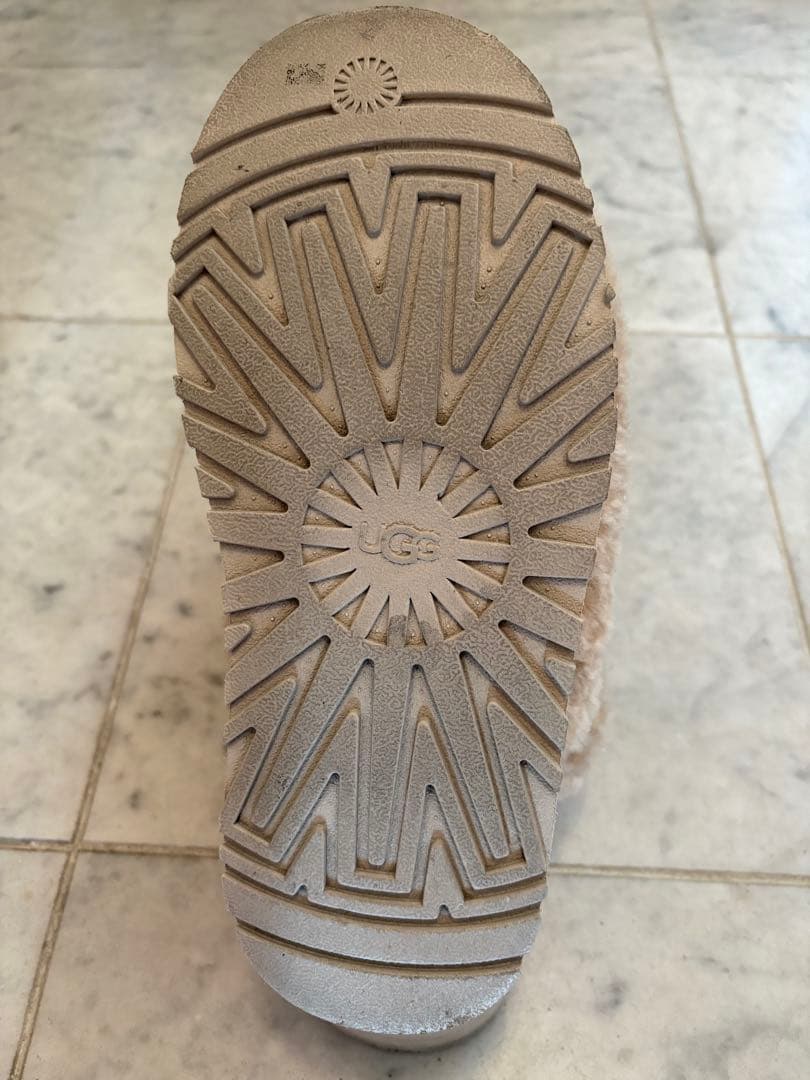 UGG ベージュ ファー サンダル