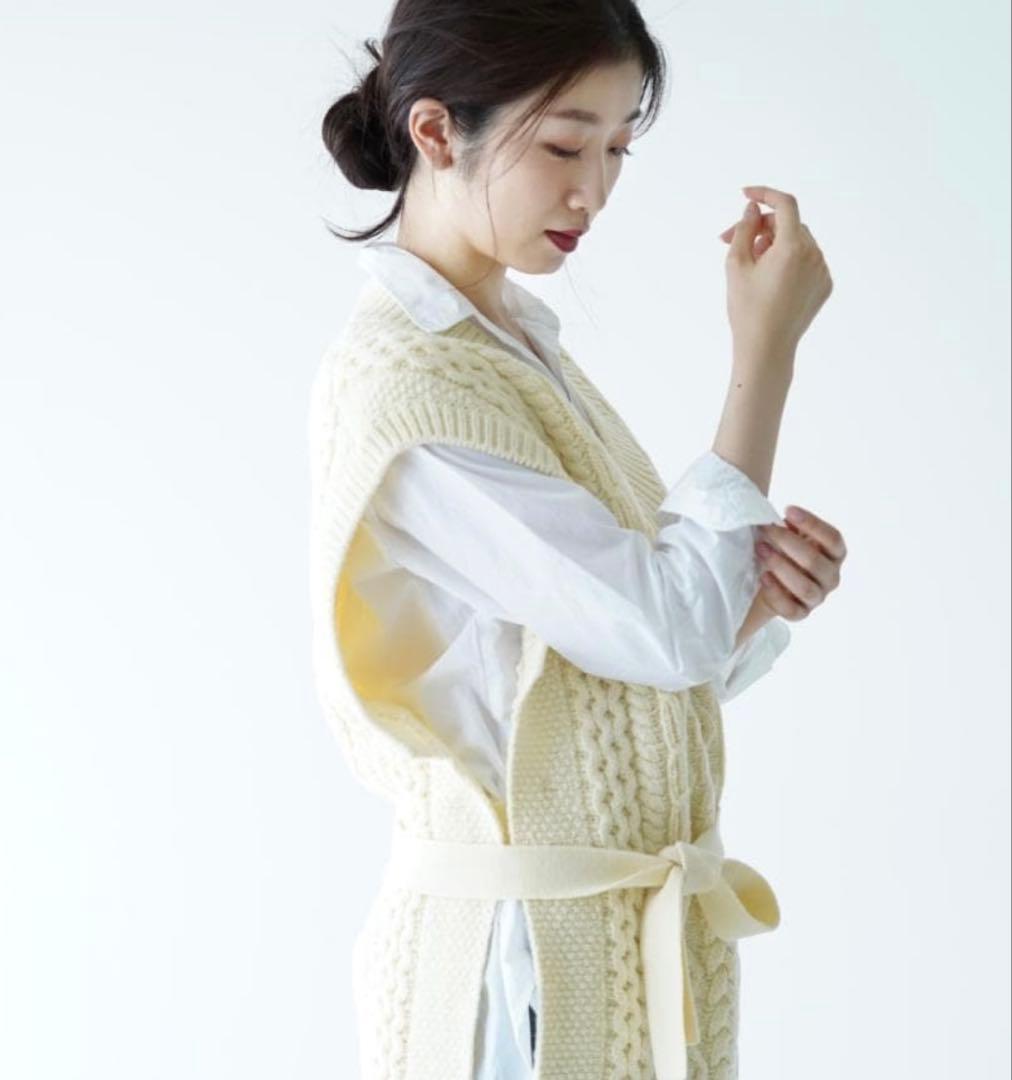 最終価格 unfil アンフィル アイボリー ケーブル編みニット ベスト