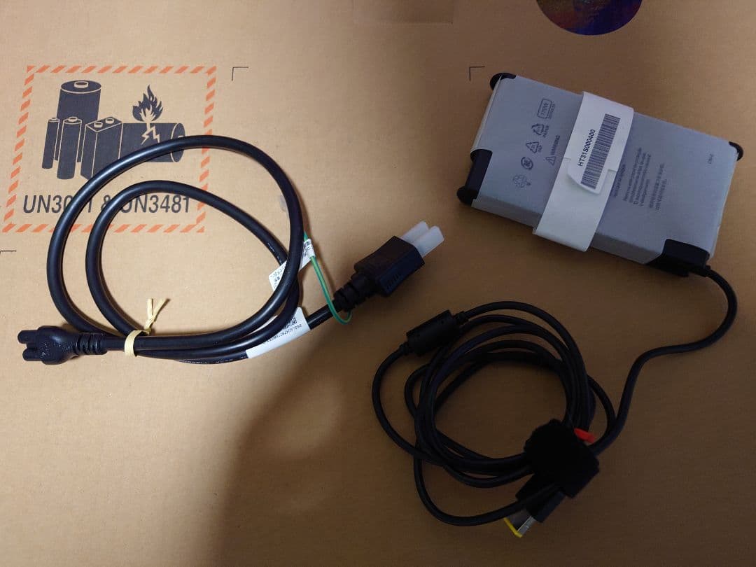 ノートパソコン Lenovo LOQ 15IRX9　15.6インチ