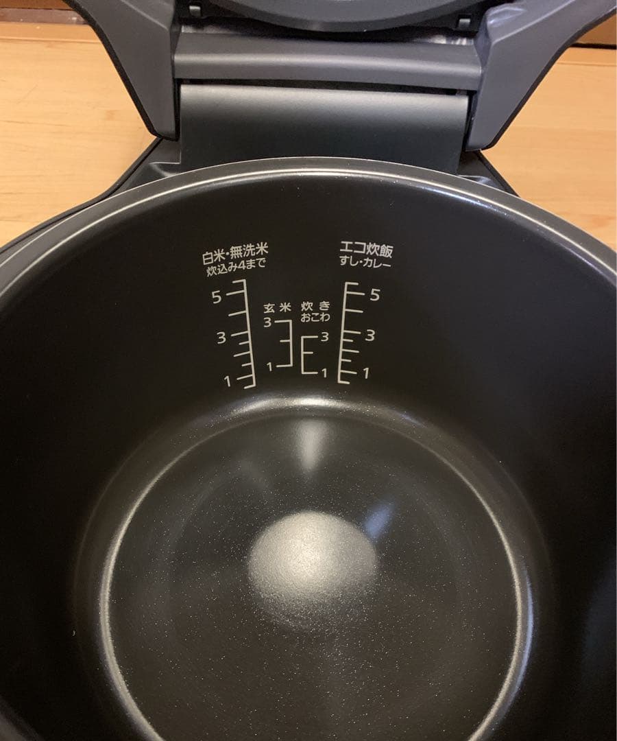 値下げ！【美品】Panasonic IH炊飯器 5.5合炊き SR-H10B-K