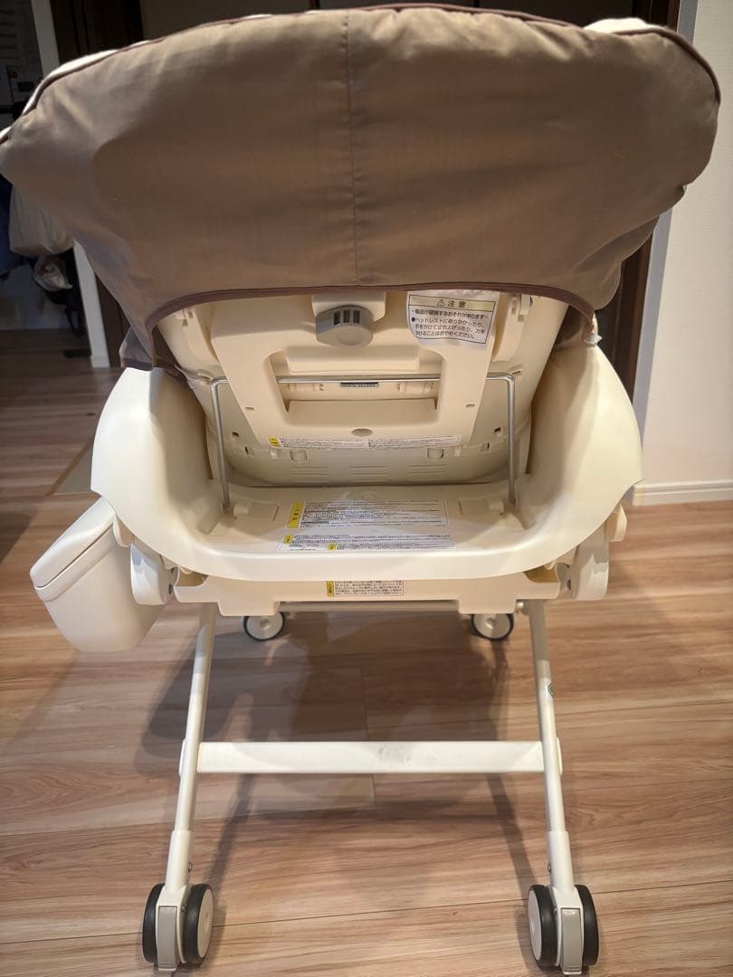 コンビ　電動ハイローチェア　ネムリラ　オートスウィング　エッグショック