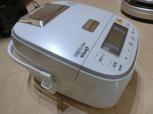パナソニック 5.5合 炊飯器 圧力IH式 おどり炊きホワイトSR-PB105