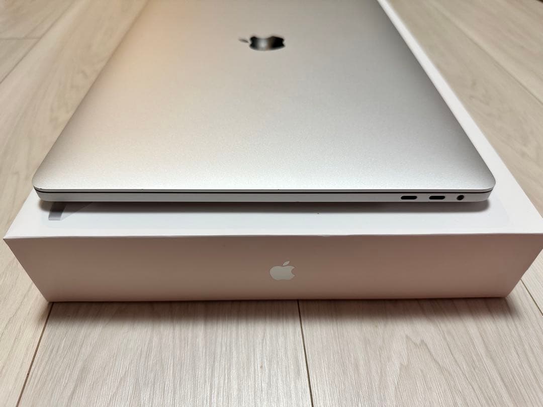 MacBookPro2019 16インチ 32GB SSD1TB &カバー