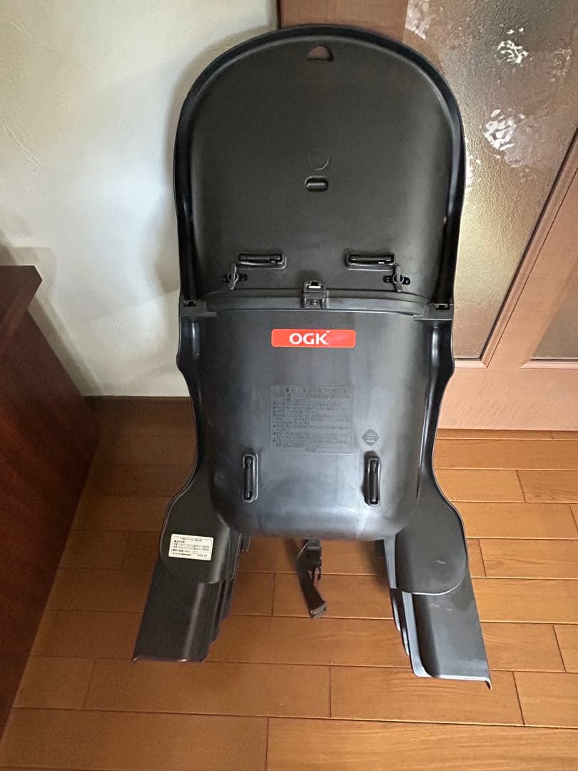 ヘッドレスト付きカジュアルリアキッズシート　1ヶ月使用の美品