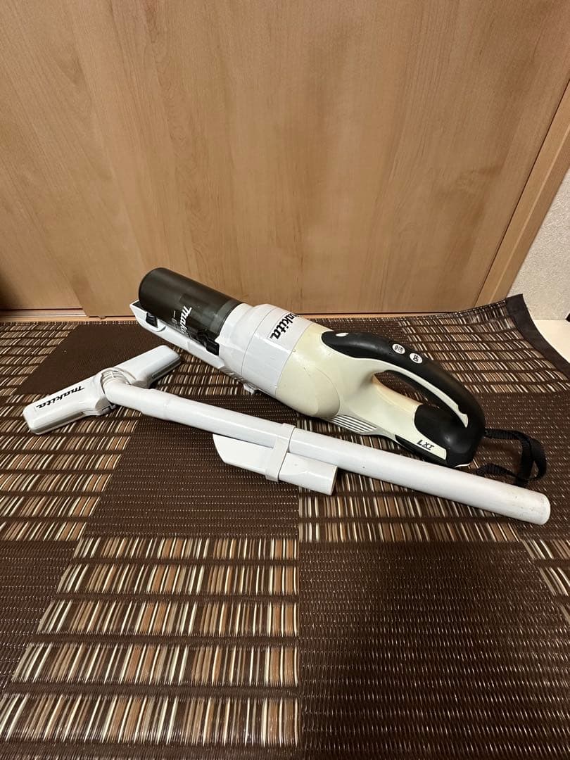 Ｔ*y様 ※*読様 掃除機　マキタ　充電式クリーナー　18V