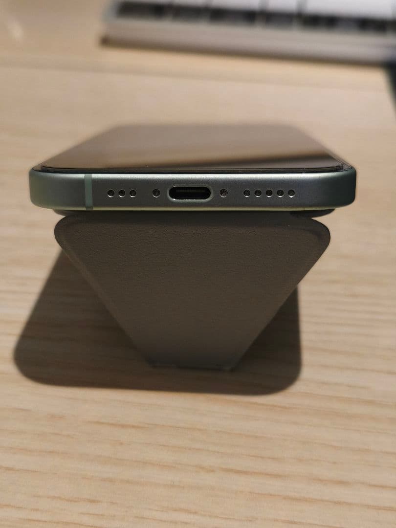 iPhone15 256GB グリーン　SIMフリー バッテリー85% 美品