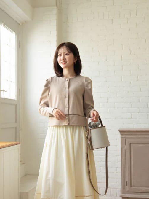 メゾンエシェル　パールボタンリブカーディガン　ベージュ