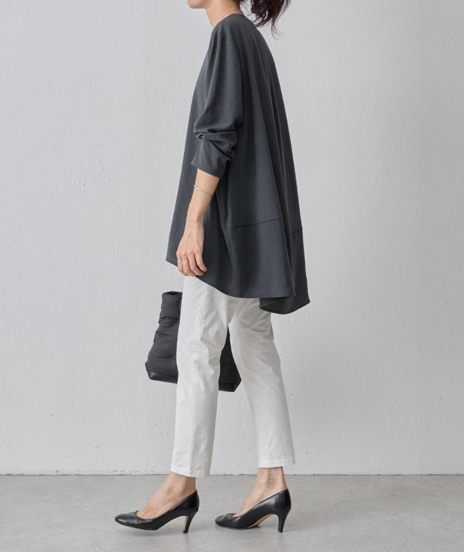 【新品タグ付】BEARDSLEY ビアズリー 後ろドレープTブラウス