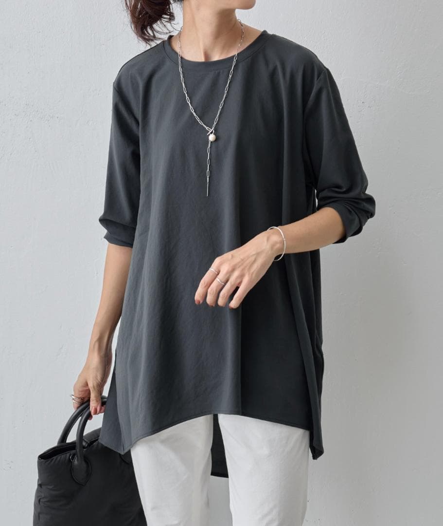 【新品タグ付】BEARDSLEY ビアズリー 後ろドレープTブラウス