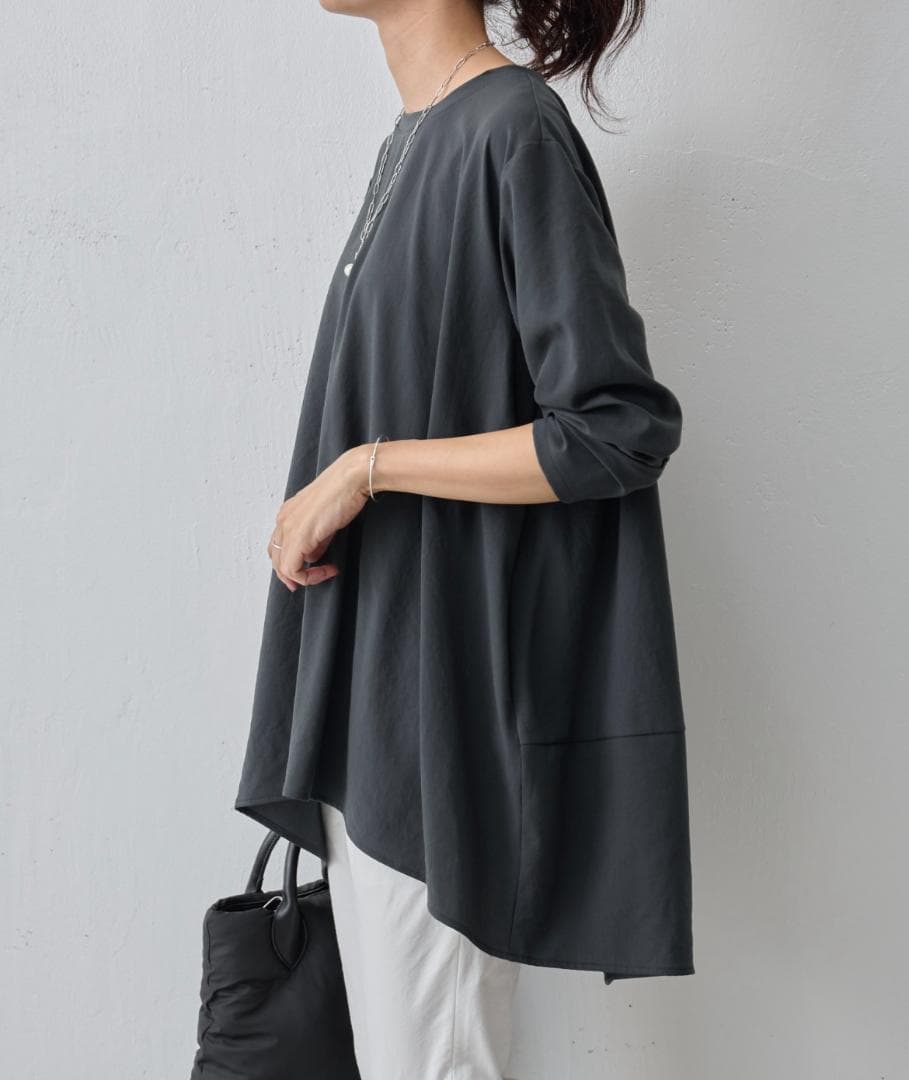 【新品タグ付】BEARDSLEY ビアズリー 後ろドレープTブラウス