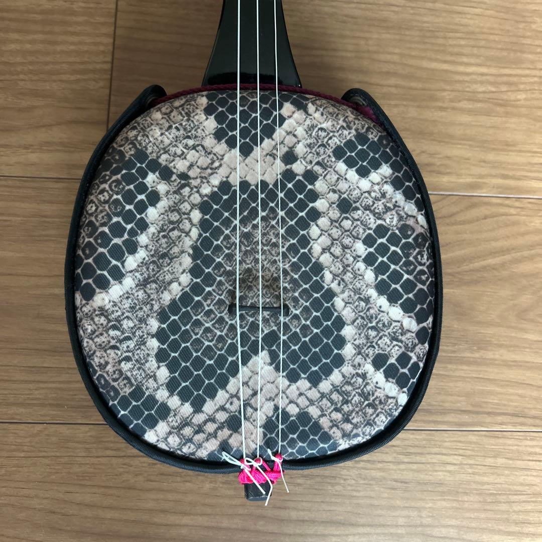 沖縄三線　工四合　人工皮　ケース付き