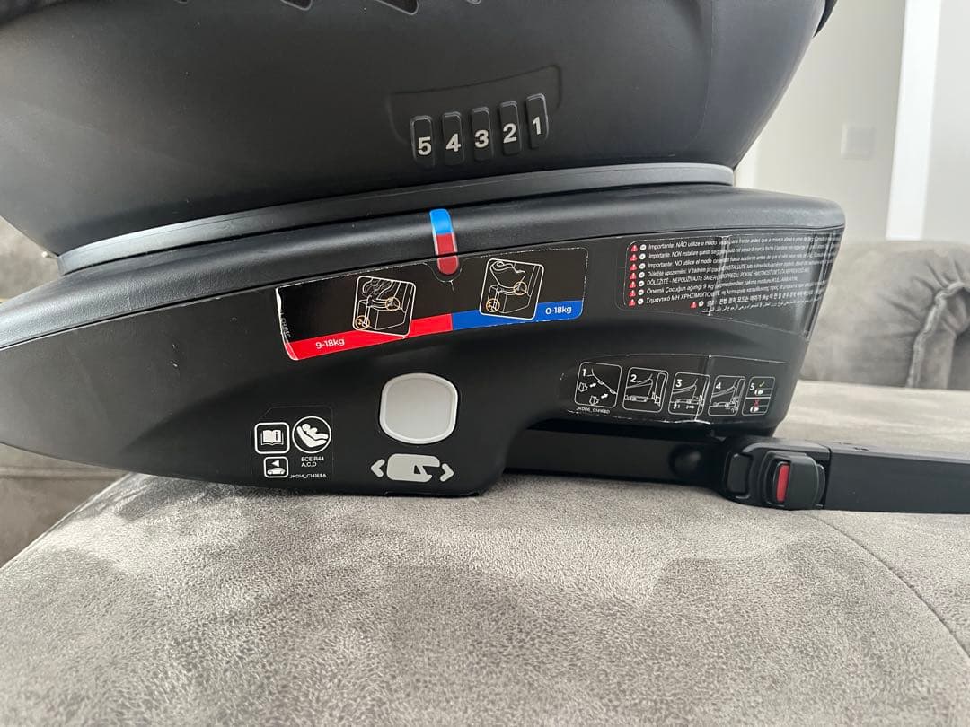 さ*様 Joie ジョイー チャイルドシート アーク360° ブラック&ネイビー