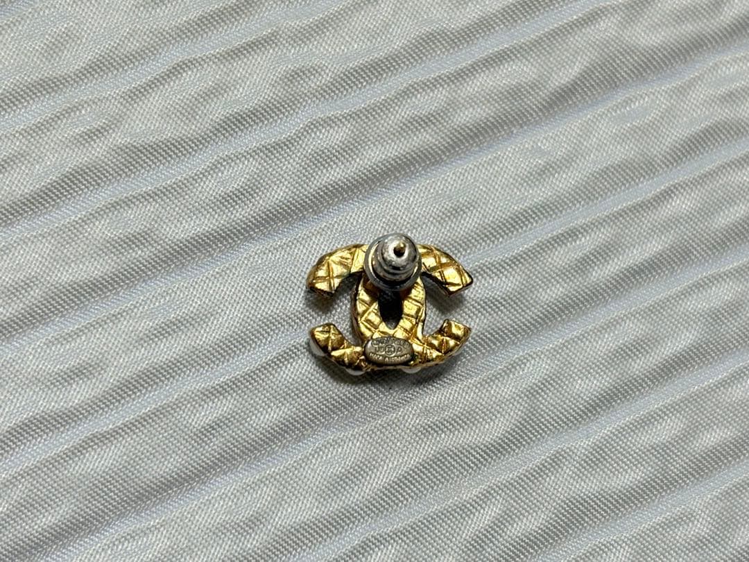 CHANEL ゴールド パール ロゴピアス