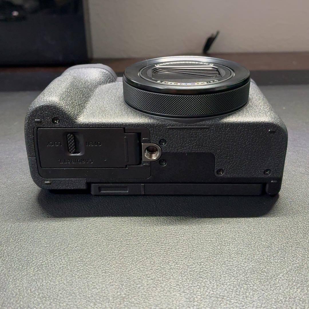 【新品同様】Canon PowerShot V1 コンパクトデジタルカメラ