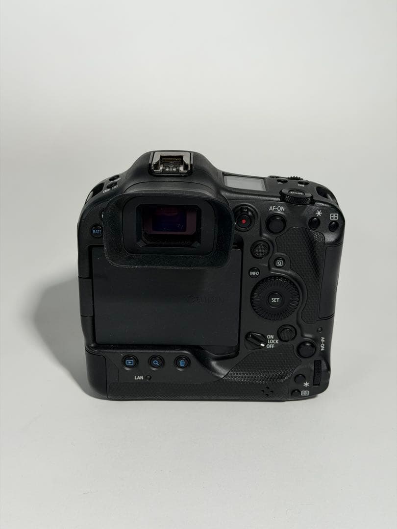 Canon EOS R3 ミラーレスカメラ　バッテリー3個付き