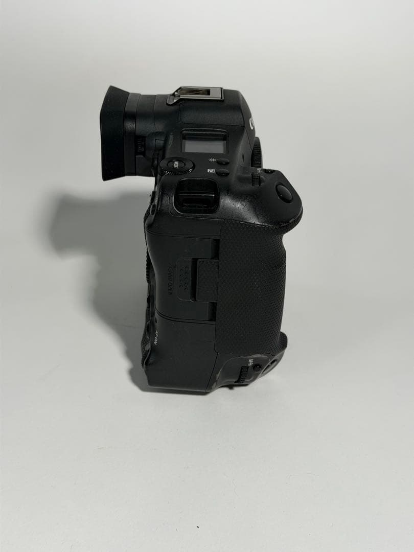 Canon EOS R3 ミラーレスカメラ　バッテリー3個付き
