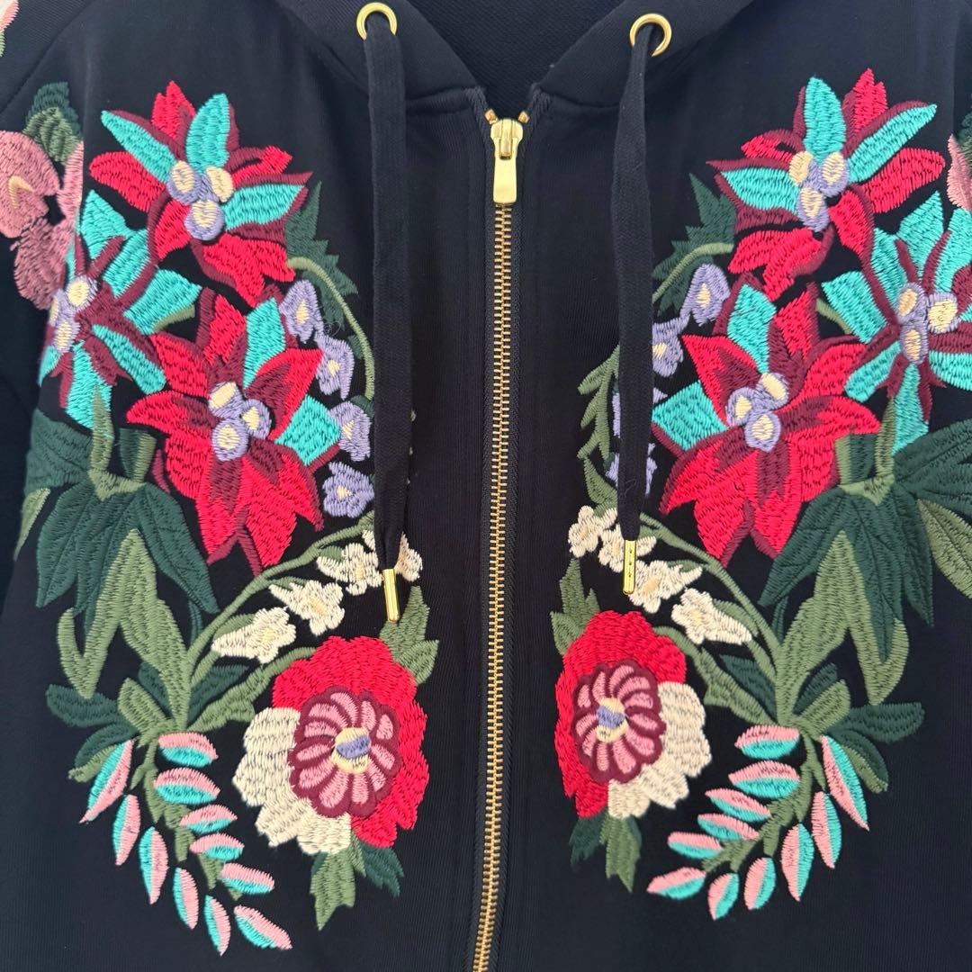 グレースコンチネンタル 刺繍ショートパーカー 36