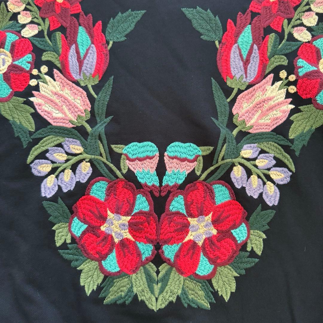 グレースコンチネンタル 刺繍ショートパーカー 36