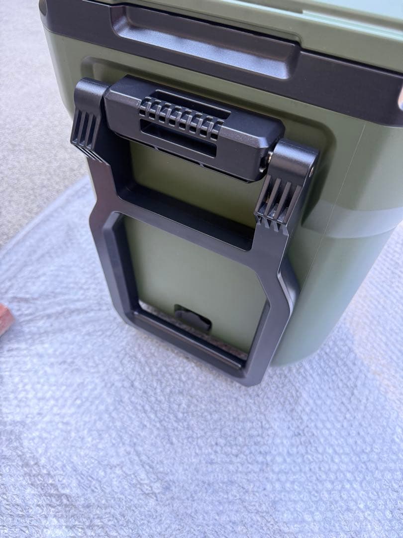 【美品】 HiKOKI 保冷庫 冷蔵庫 UL18DB コードレス 保冷庫 緑