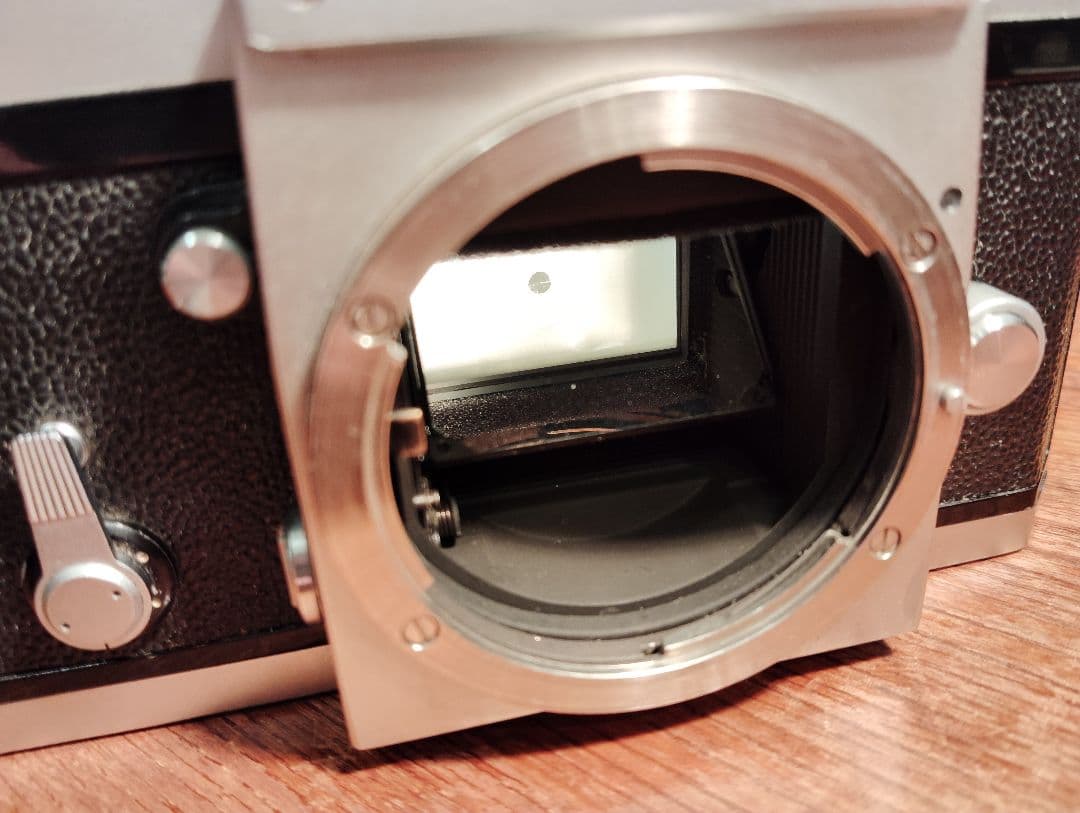 Nikon 　Fボディ　70000台 　綺麗です！