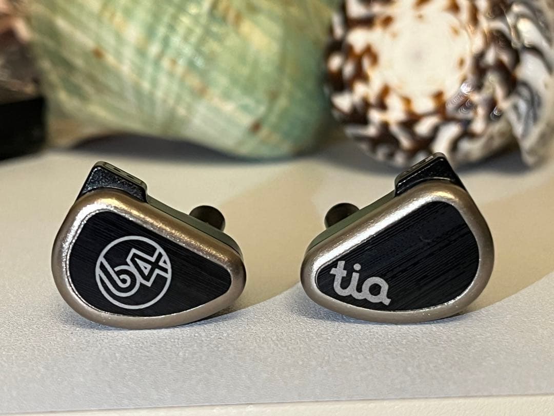 本体のみ　64 Audio tia trio イヤホン