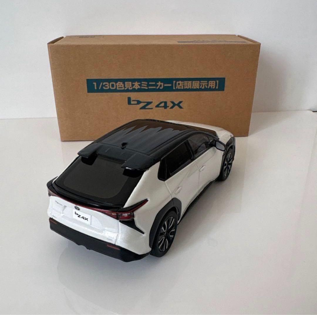 トヨタ 新型bZ4X ミニカーカラーサンプル プラチナホワイトパール【非売品】