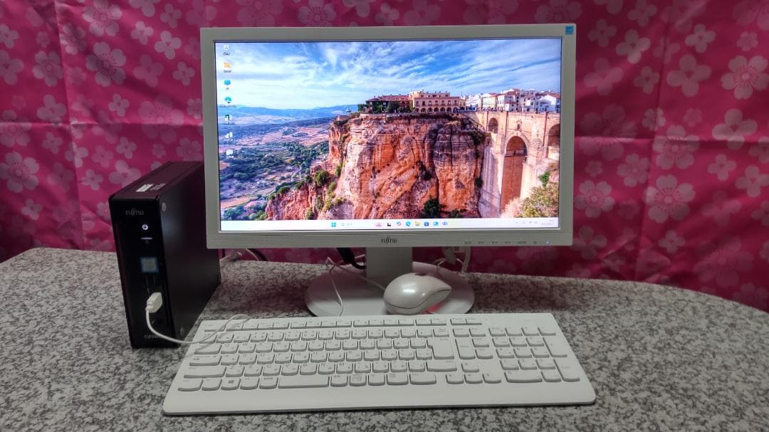 富士通 ESPRIMO Q558V＋液晶 Win11/i5/SSD/Office