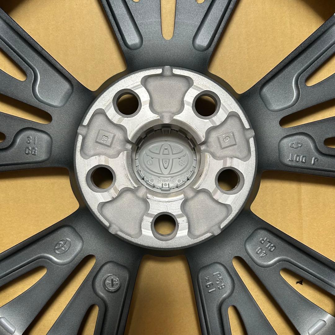 トヨタ プリウス 純正アルミホイール19インチ　納車後即外し　美品