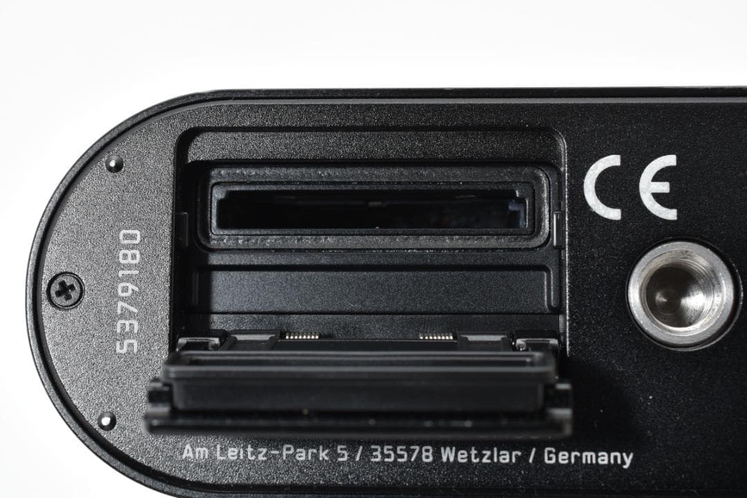 ライカ Q2 Daniel Craig × Greg Williams 223