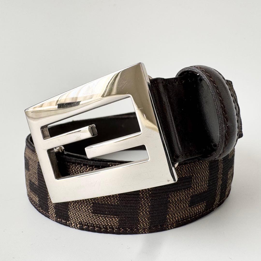【美品】フェンディ ベルト ズッカ柄 シルバー金具 レザー ブラウン