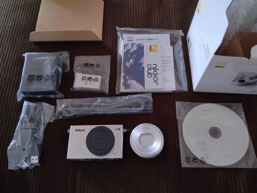 【ほぼ未使用】Nikon 1 J4 MODEL Zoom Lens Kit 純正