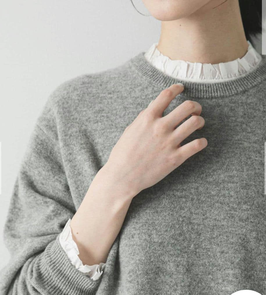 UR フリルデザインシアーカットソー