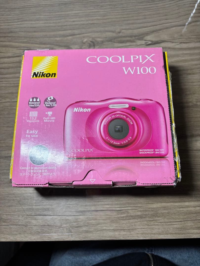 美品　NIKON デジカメ　ピンク　防水　COOLPIX W100
