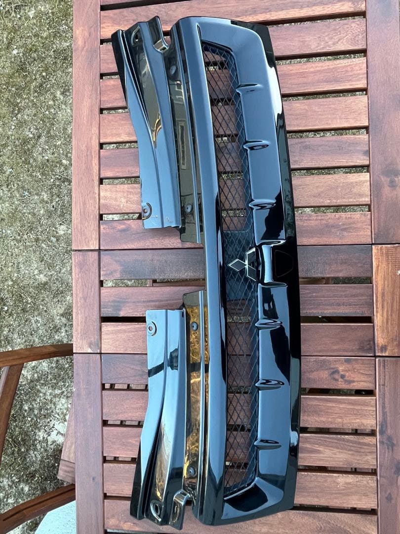 三菱デリカD5スポーツグリル 前期