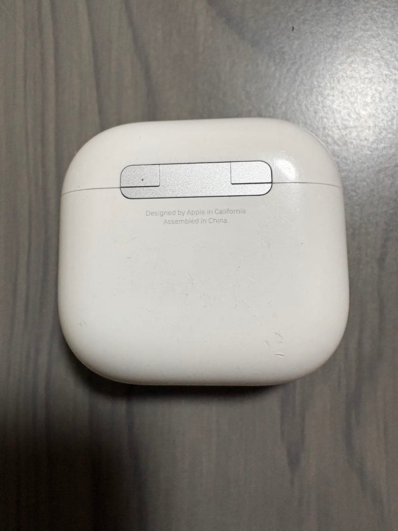 AirPods 4 本体 充電ケース付き　ノイズキャンセル搭載　箱あり