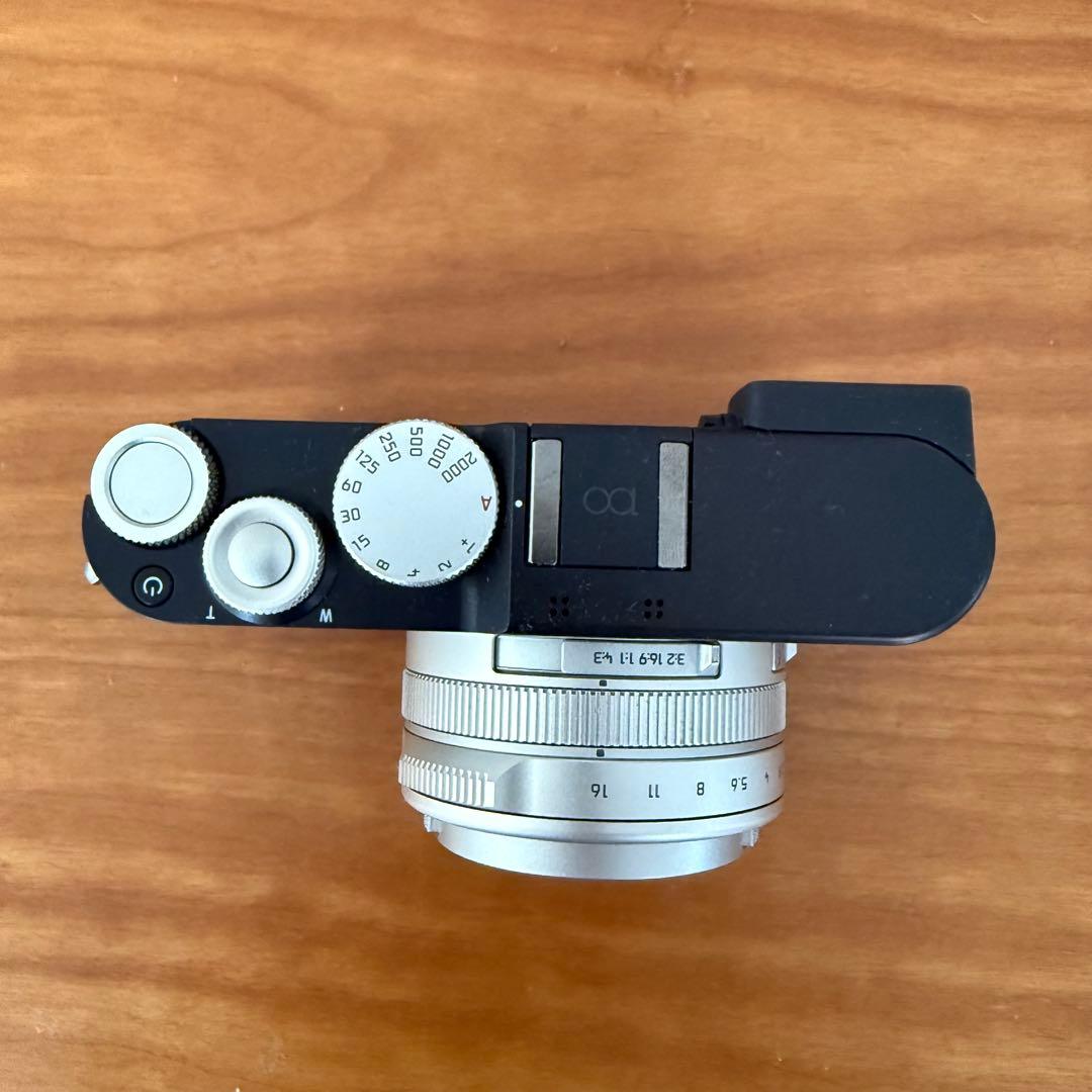ライカ D-LUX8 100 YEARS OF LEICA