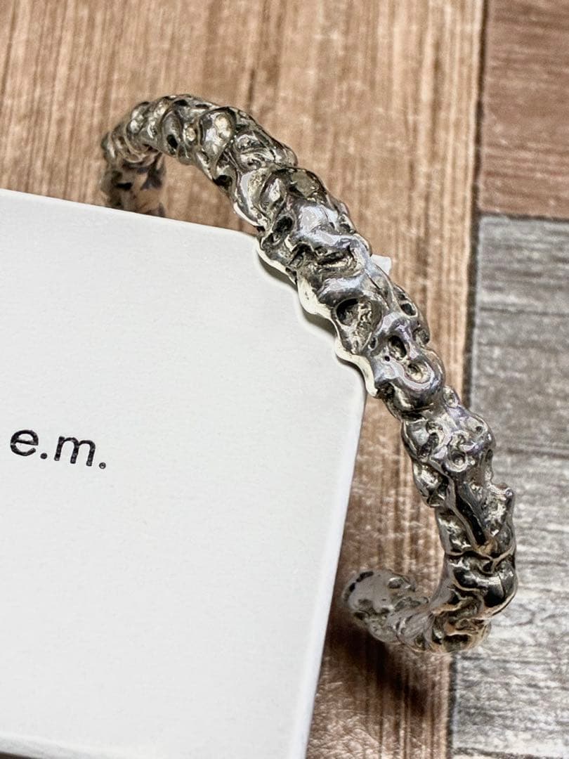 e.m. テクスチャーバングル SILVER ブレスレット