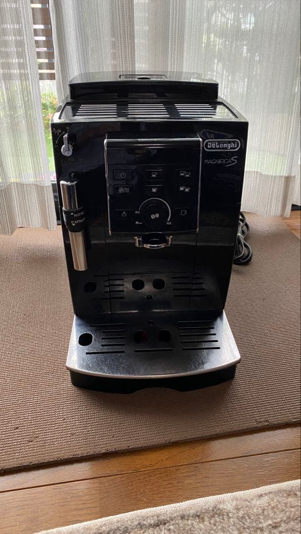 De'Longhi Magnifica 全自動コーヒーマシン「ジャンク扱い」