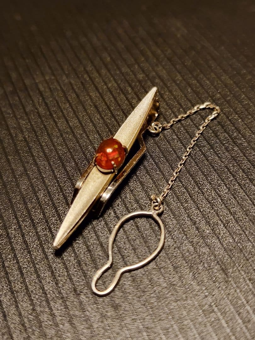 K14WG 刻印あり ネクタイピン 赤い石付き