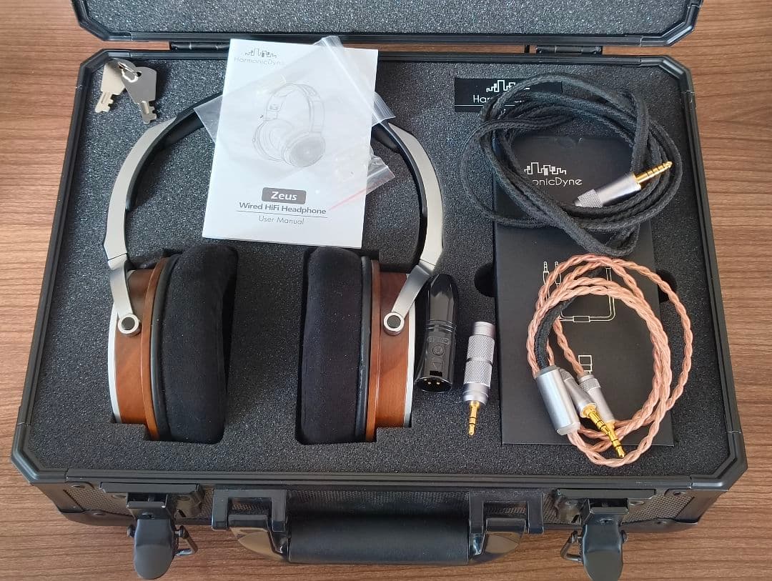 HarmonicDyne Zeus ヘッドフォン